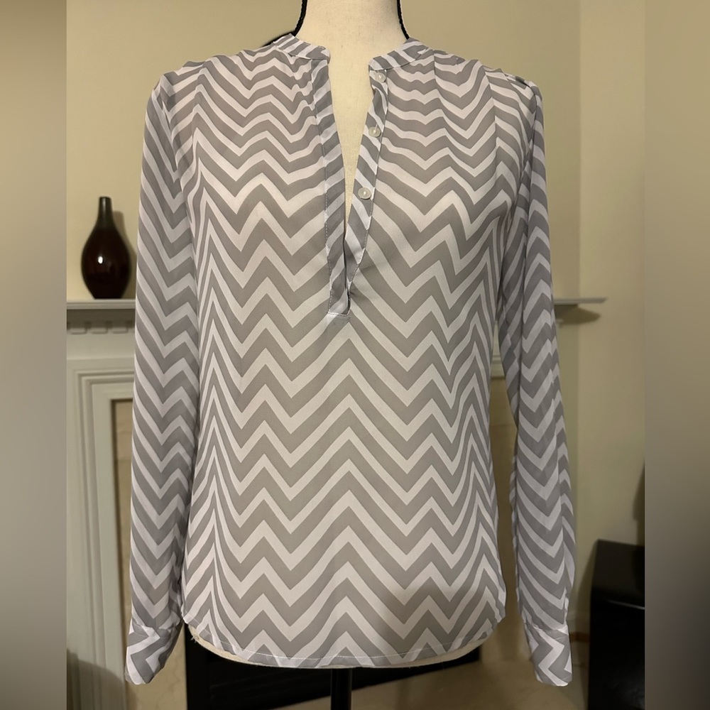 Chevron sheer blouse XS
